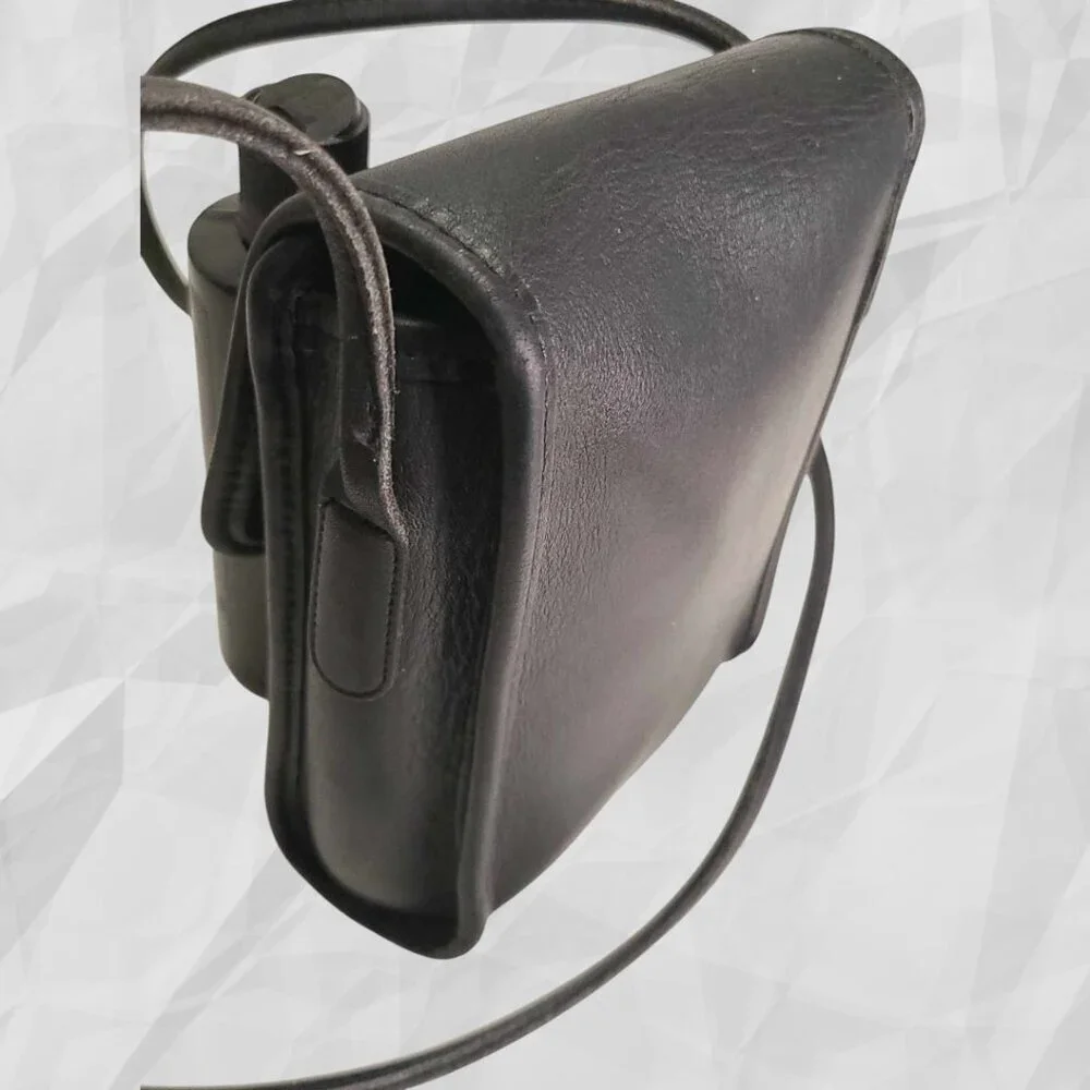 Vintage COACH Scooter Crossbody Bag in black - Picture 5 of 14